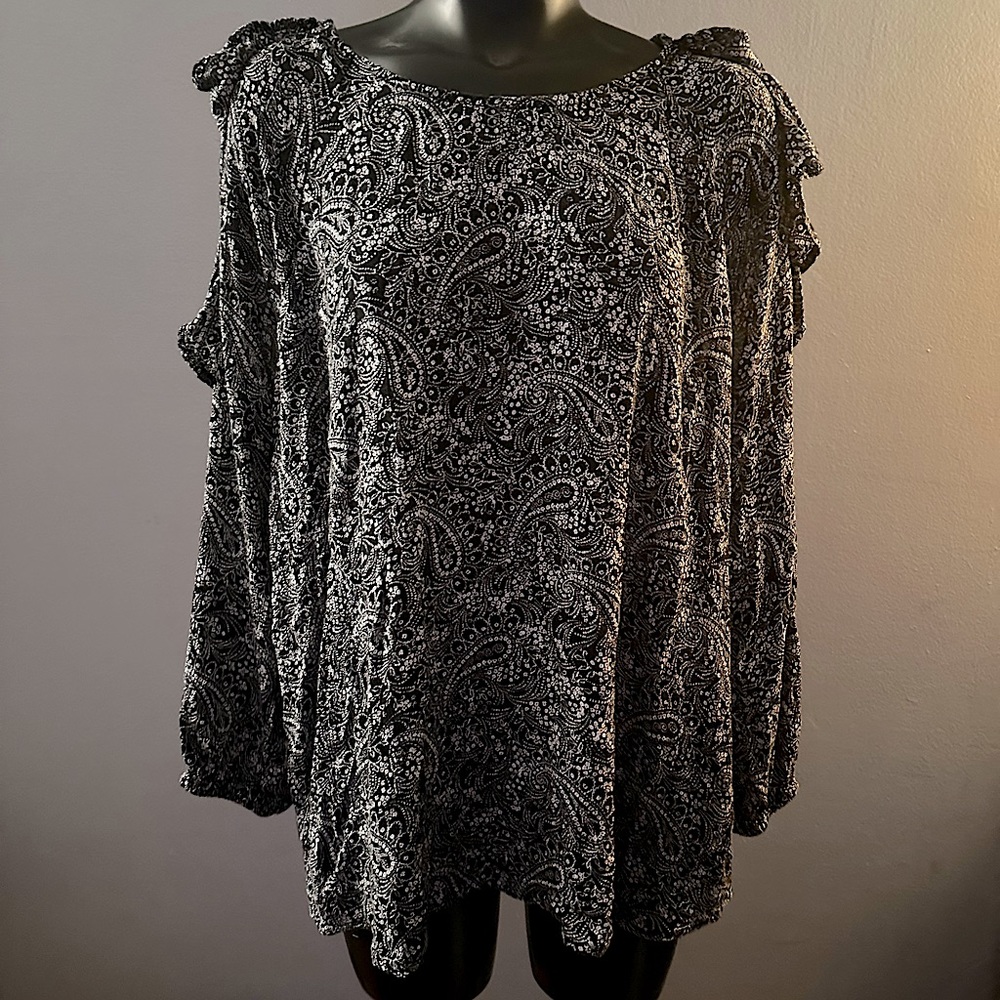 Old Navy open shoulder blouse